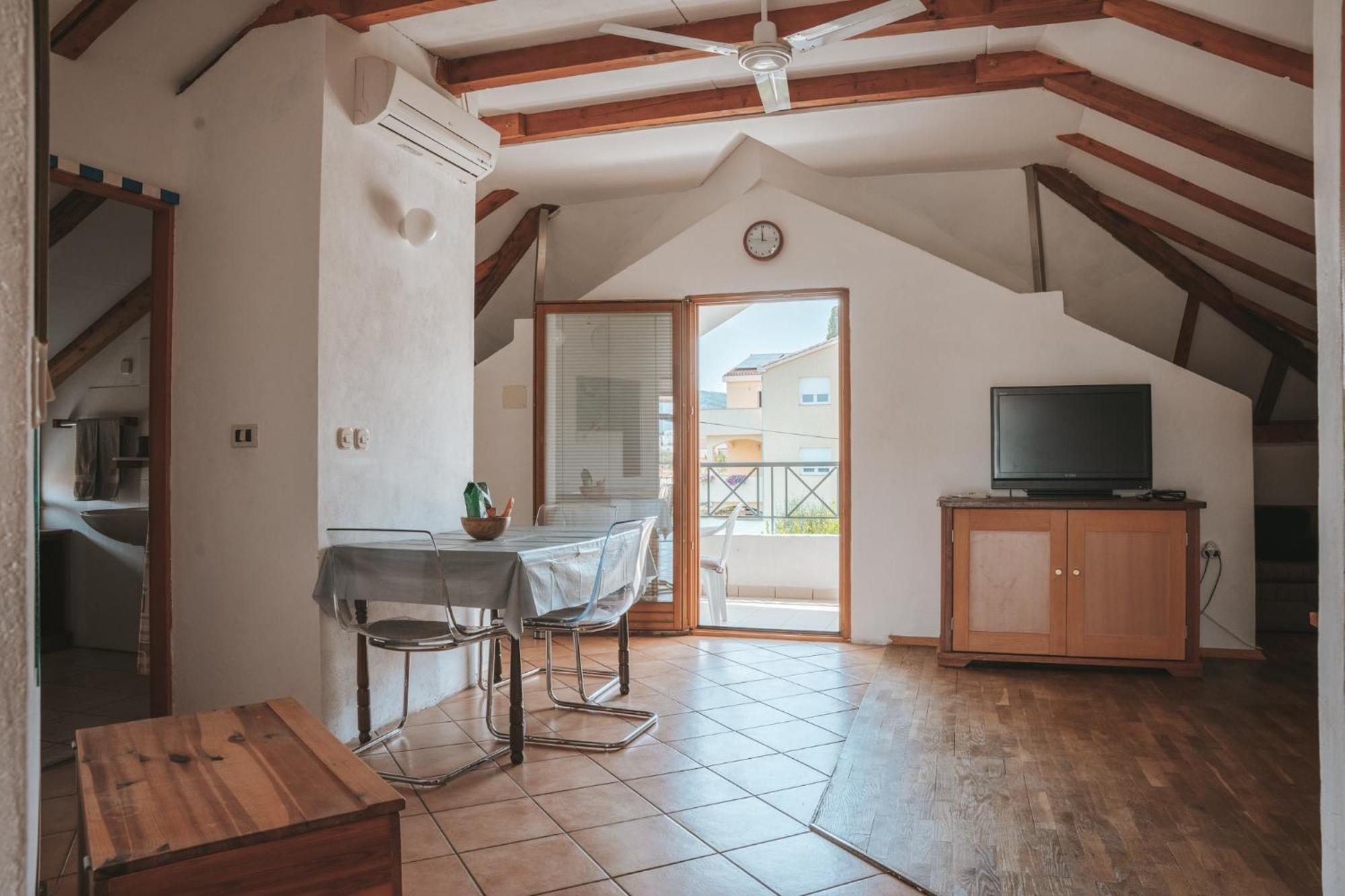 Morena Lägenhet Vodice Exteriör bild